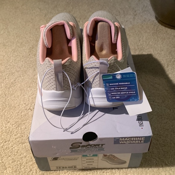 Women’s SPORT by SKETCHERS Kamryn Arch Comfort Size 8 - Picture 3 of 3